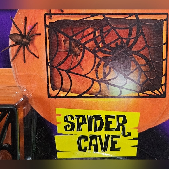 Carve a Scene Pumpkin Kit - Spider Cave NEW / VINTAGE (2015) - Picture 2 of 3
